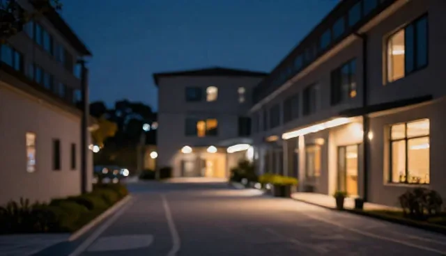 旅游咨询如何解决酒店预订中的信息不对称问题